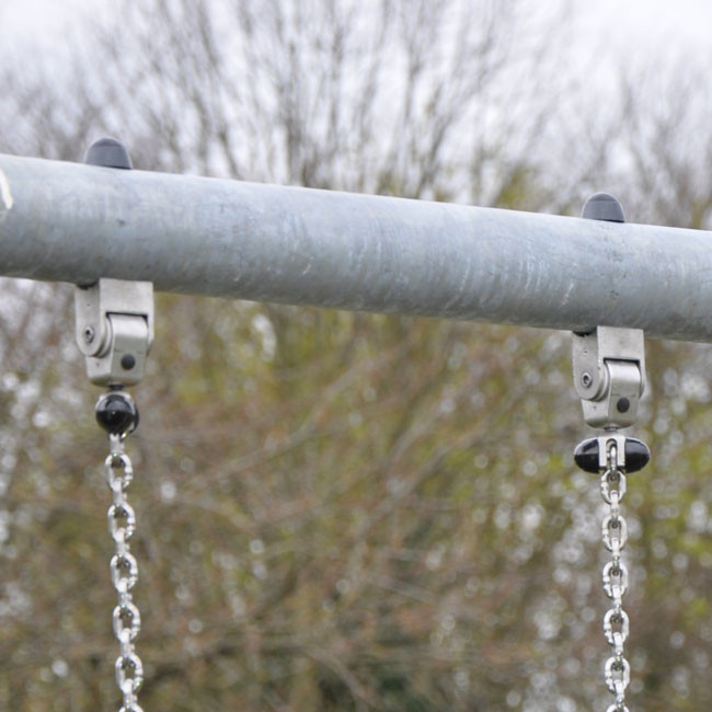Swing Hanger With M12 Connecting Bolt, Seal Bearing With Bolted Chain